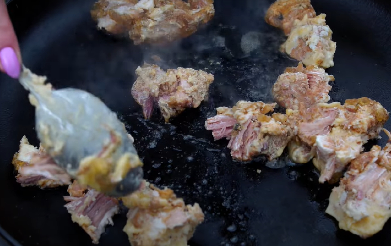 Картошка с тушенкой и брынзой: простой рецепт сытного блюда из Гуцульщины